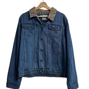 VINTAGE Tower Hill Sport Animal Print Patch Jean Jacket